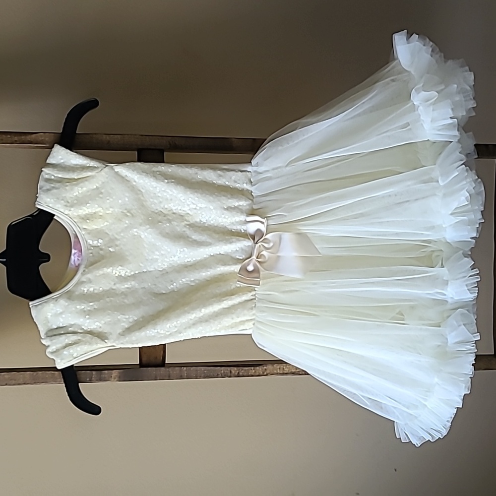 Girls dress